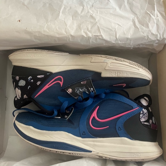 Kyrie 5 low - Picture 1 of 4